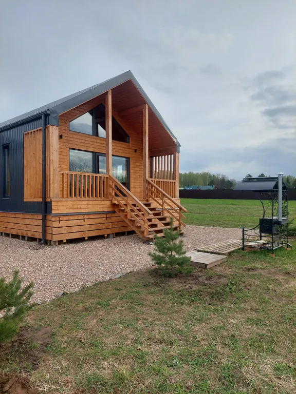 Домик на берегу Волги