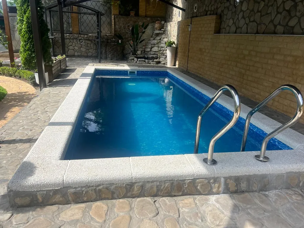 Дом замок с видом на море и горы