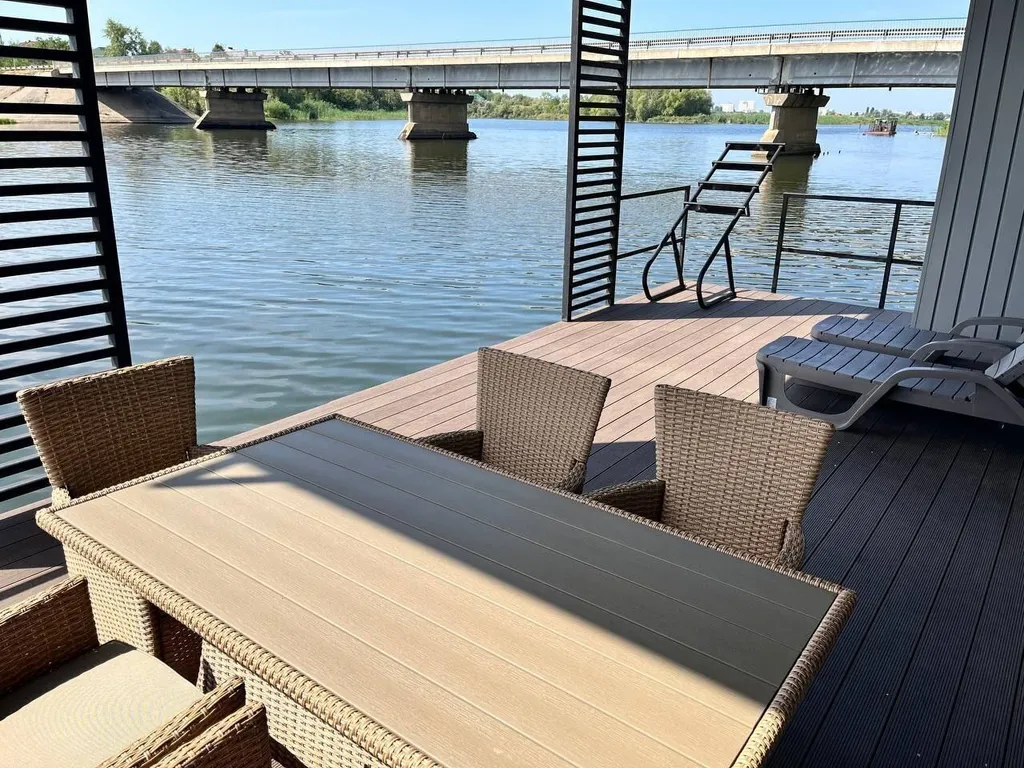 Дом Выпь нa pеке Cаpатoвка