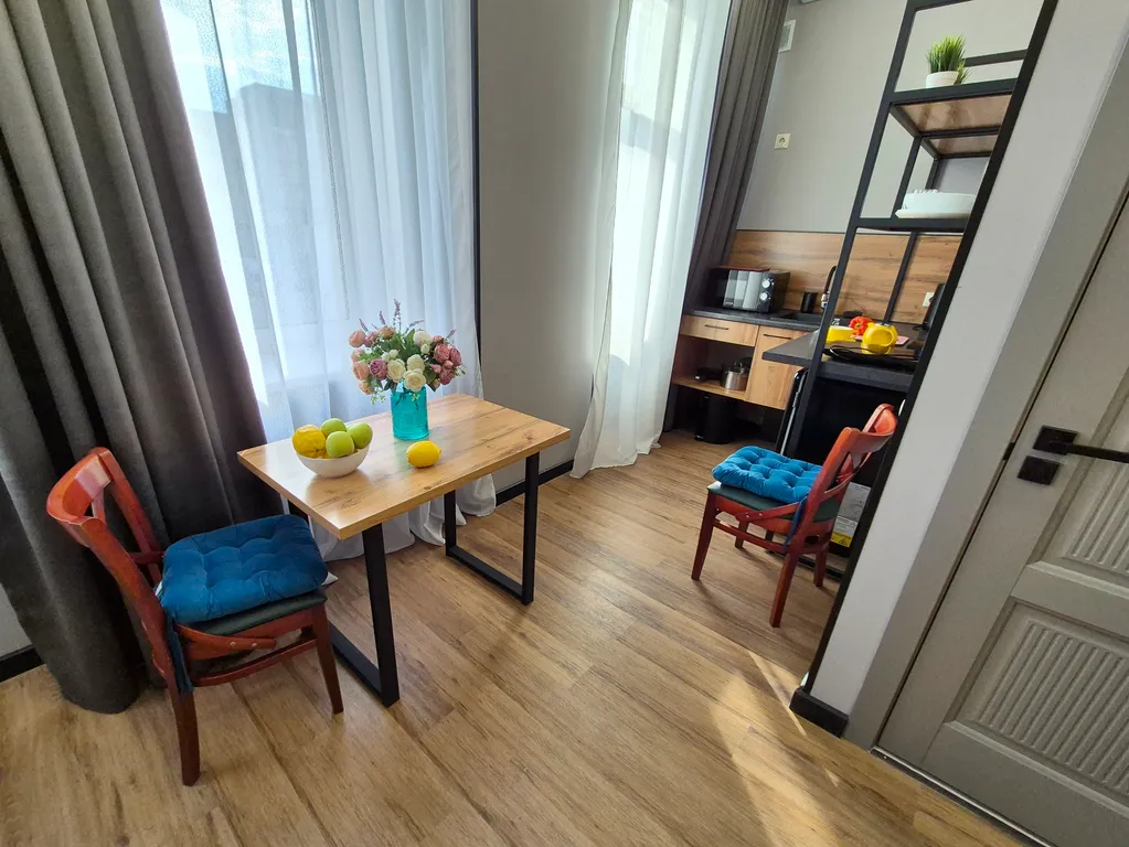 Современная студия в 10 минутах ходьбы от вокзалов