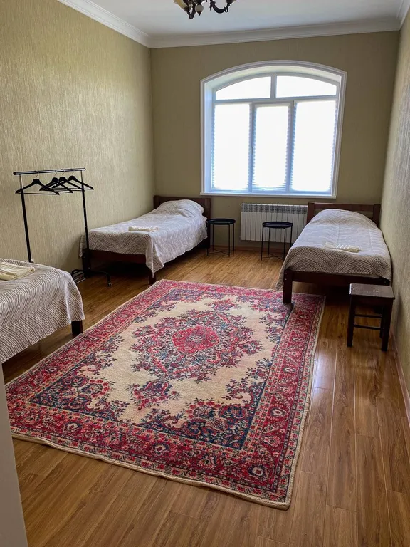 White House khunzakh