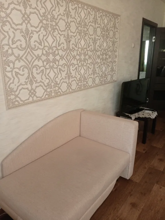 Сдается квартира в центре левобережья с двумя диванами.