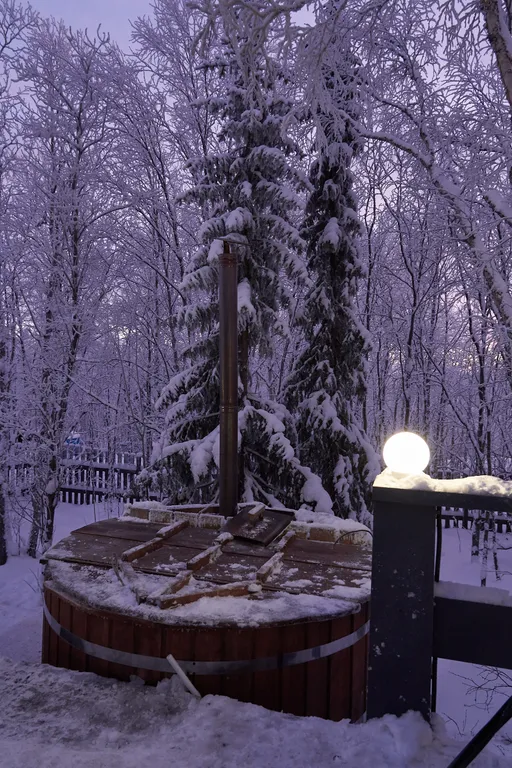 Двухкомнатный домик с купелью в 6 километрах от Мурманска, 17 километров от аэропорта