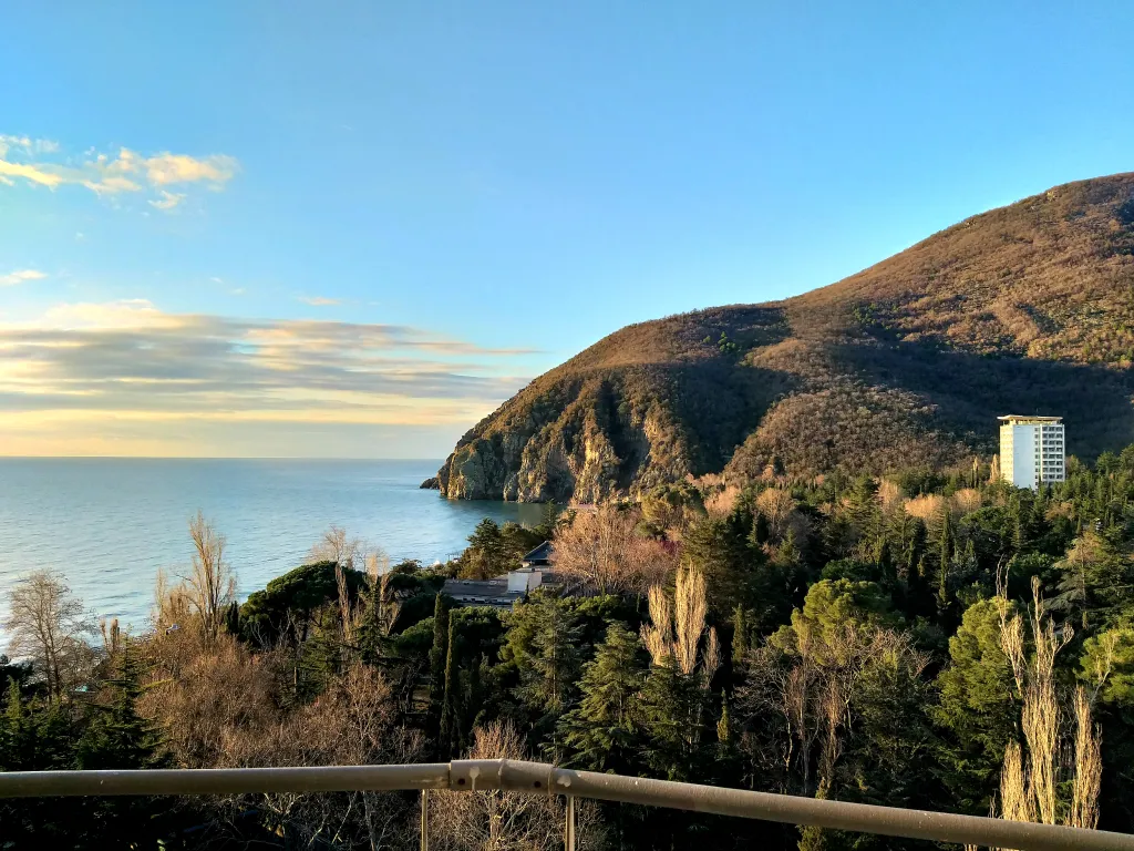 Уютная квартира с захватывающим видом на море и гору Аю-Даг