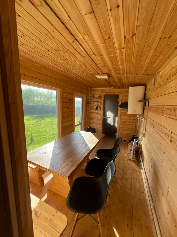 Дом в прибрежном парке