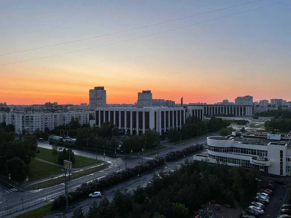 Видовая студия c качелью на балконе рядом с метро Московская