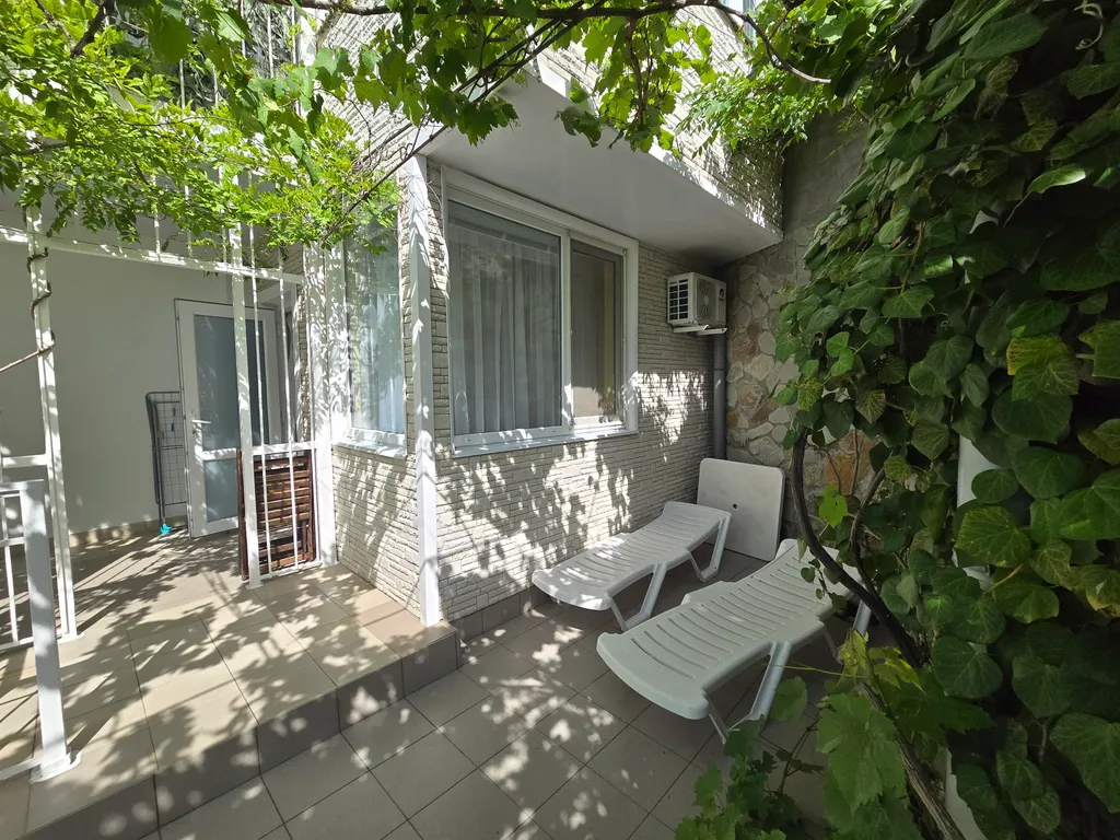 Апартаменты с террасой в эллинге Селена