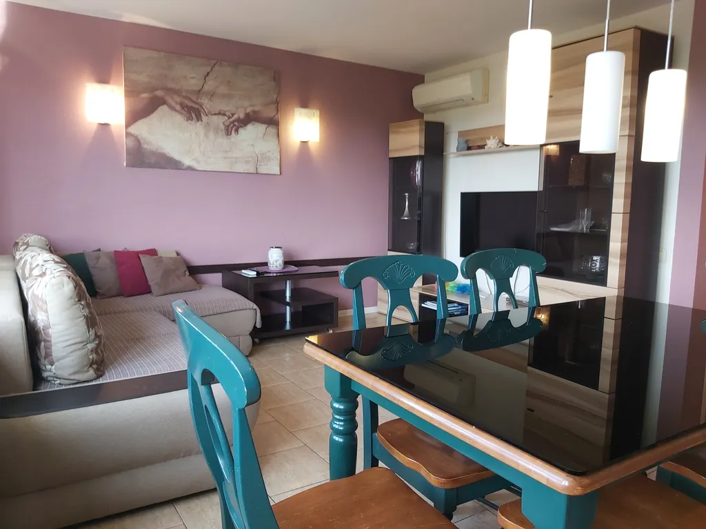 Двухкомнатные апартаменты с панорамным видом на детский парк Горького