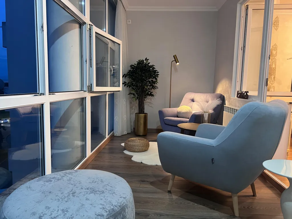 Стильная двухкомнатная квартира с видом на Машук