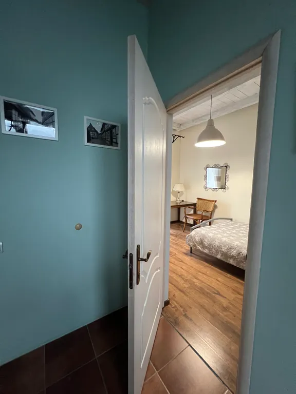 Коттедж с отдельным входом и видом на сад