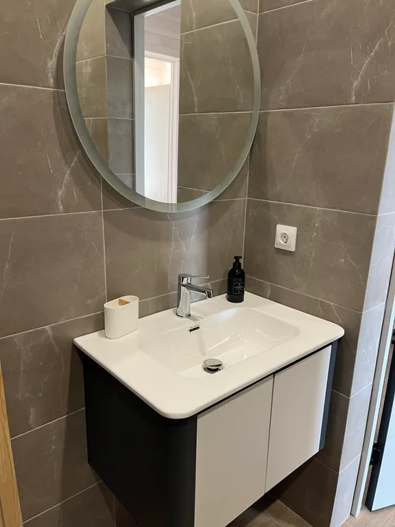 Домик в Карелии на берегу озера