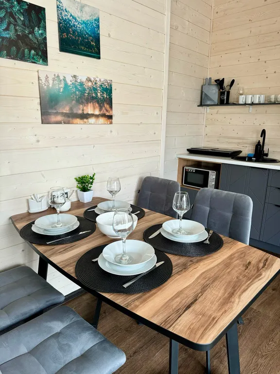 Коттедж Зеркальный дом с 2 спальнями, беседкой, собственной баней и купелью — Семеновское