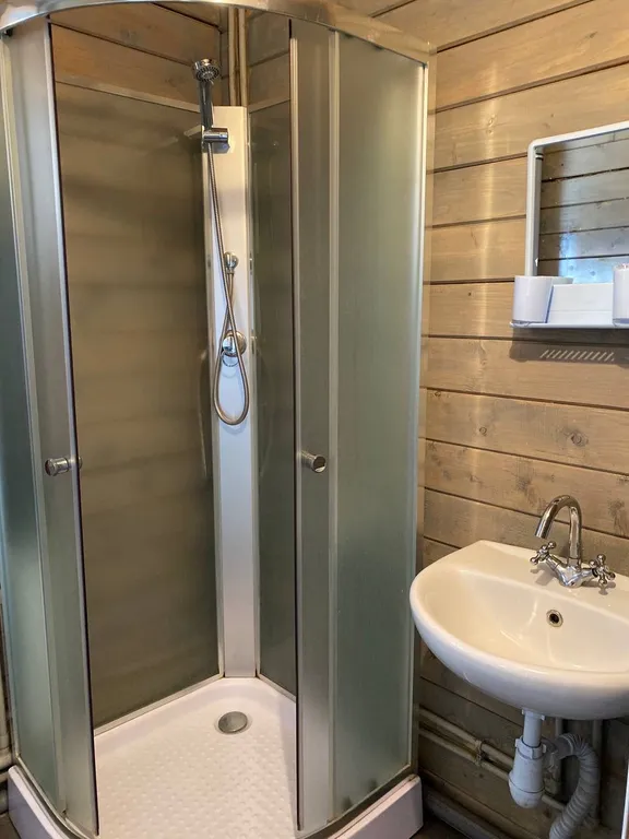 Коттедж на 10 спальных мест с верандой