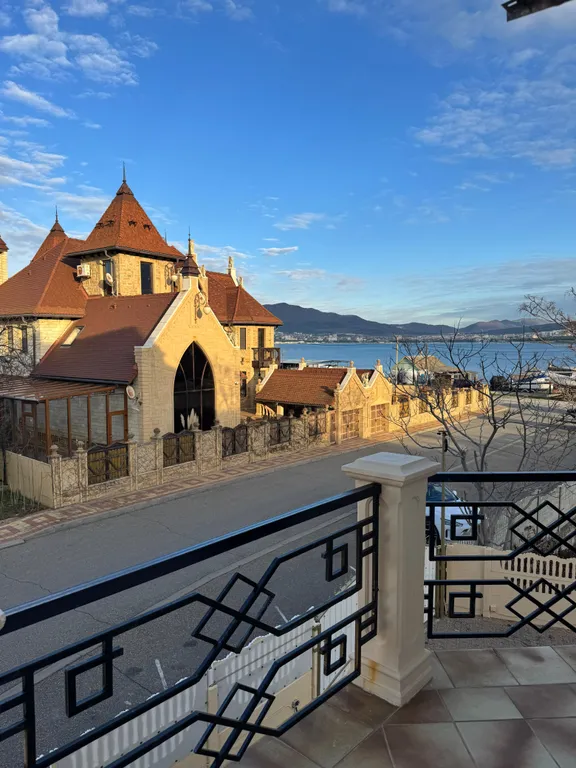 Коттедж на первой береговой линии