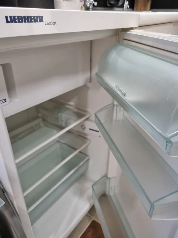 Дом и теннисный корт, сауна, камин недалеко от реки Москвы