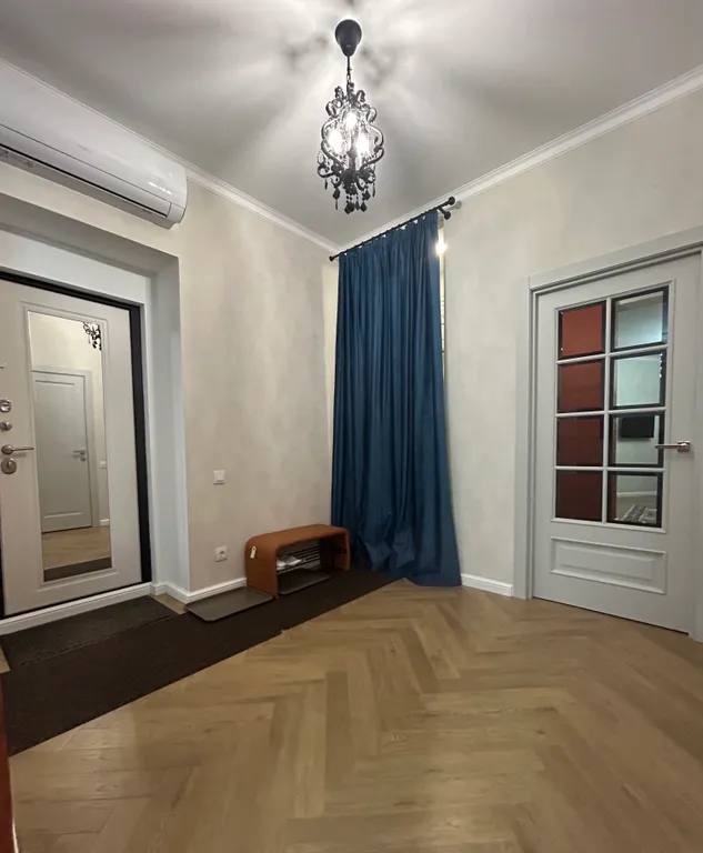 Уникальная видовая 2-комнатная студия в историческом центре