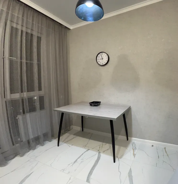 Чистая, уютная квартира, тихий закрытый двор с детской площадкой