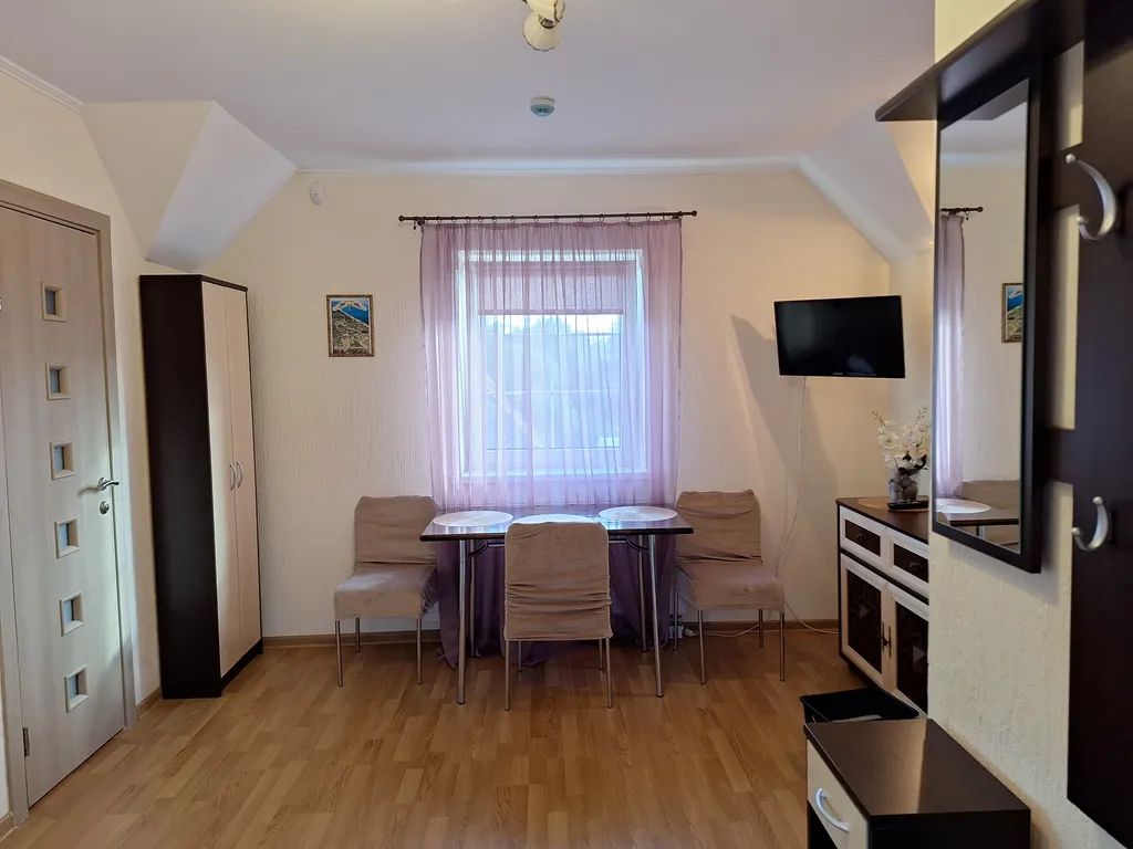 Домик на побережье