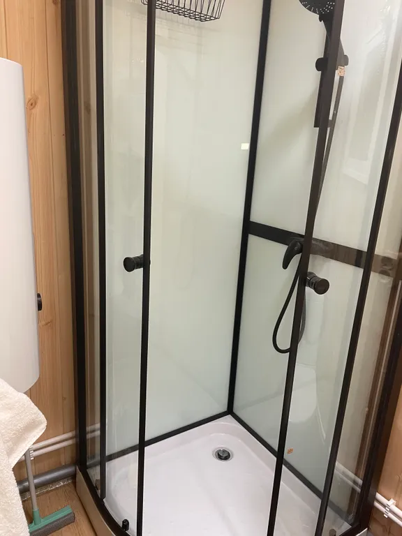 Уютный дом у леса