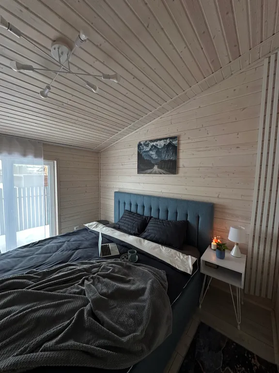 Домик с баней и чаном с видом на лес