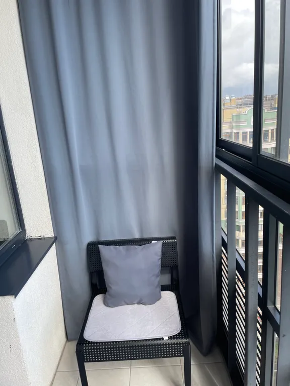 Дизайнерская студия с панорамным балконом в ЖК Две Столицы