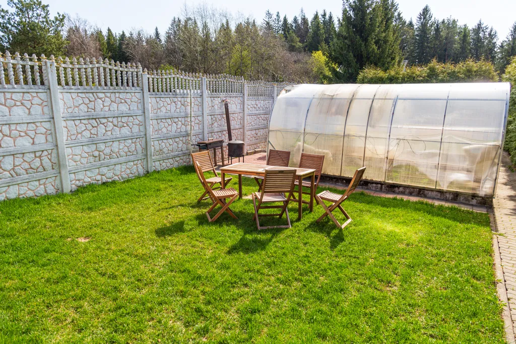 Усадьба у озера