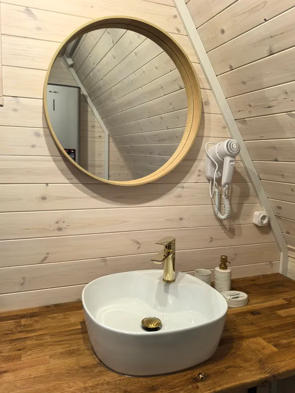 Уютный дом a-frame с видом на горы на побережье Чёрного моря