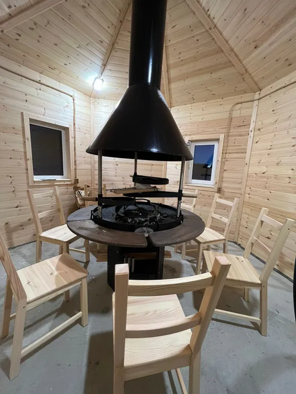 Большой дом с видом на озеро, 3 спальнями, сауной и детской площадкой