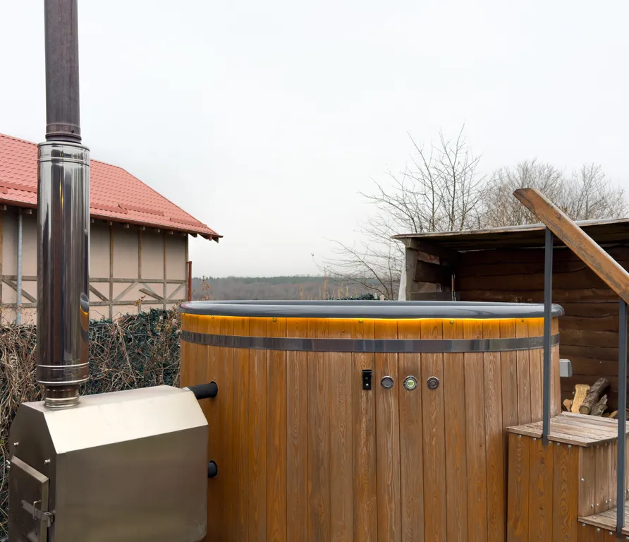 Современная юрта с баней и купелью