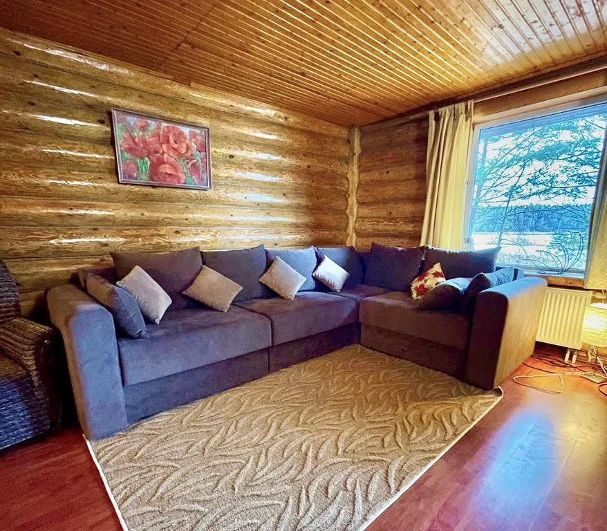 Шале с камином и 3 спальнями на берегу озера Селигер