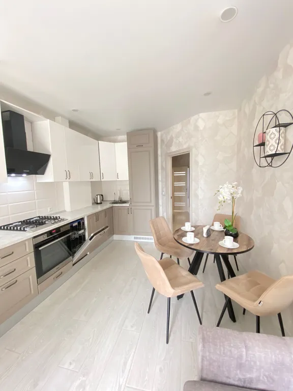 Квартира Современная квартира евро-трёшка — Калининград