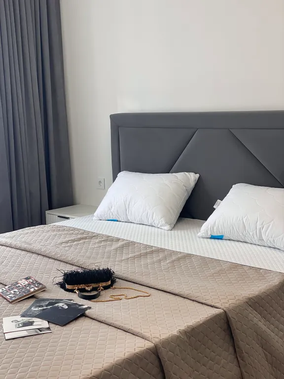 Двухкомнатная просторная квартира с панорамным видом на парк в центре