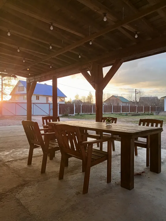 Уютный дом у леса