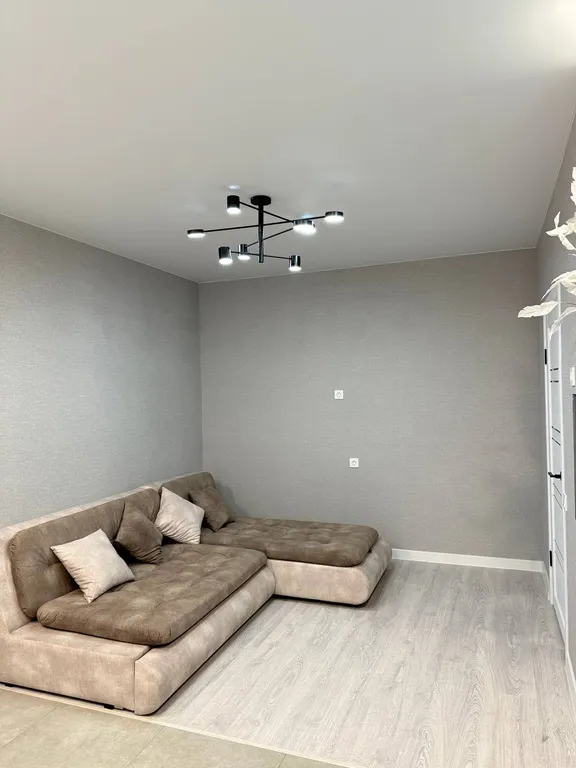 Современная квартира в 5 мин от ТЦ, удобная локация