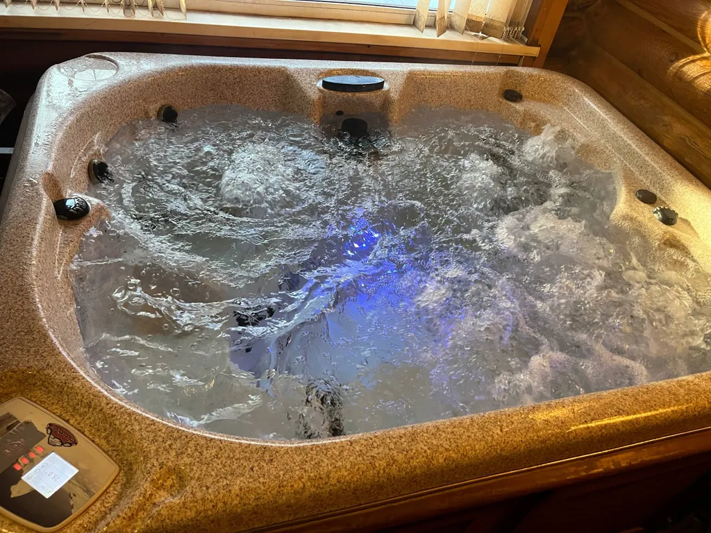 Аренда Коттеджа с баней, бассейном, джакузи, стадионом и зоной барбекю