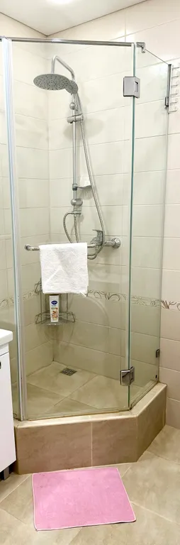 Уютная, чистая квартира с хорошим ремонтом и хорошей локацией в городе