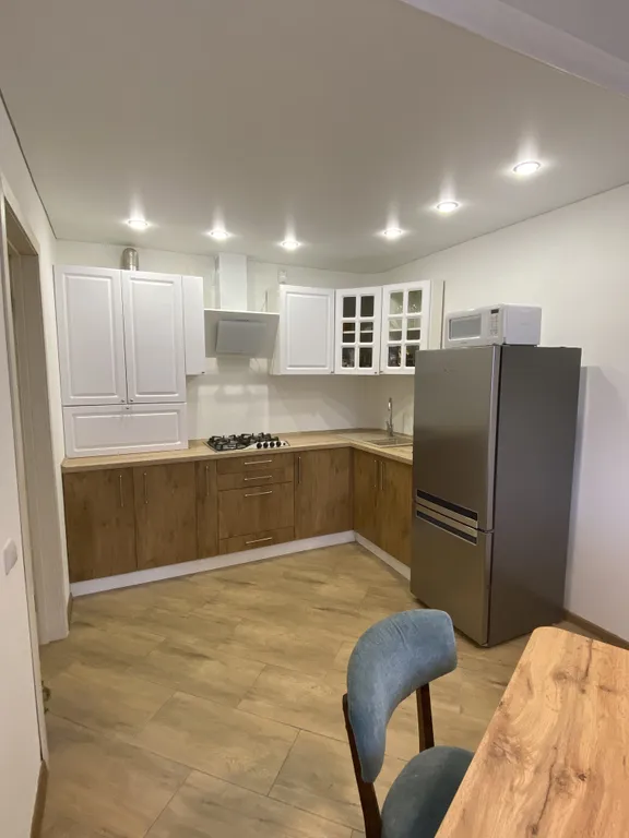 Двухуровневые апартаменты у озера и моря