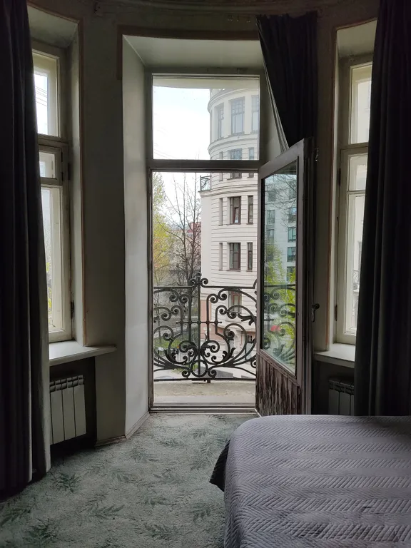 Квартира Колоритная квартира с камином и балконом в особняке Колобовых.Парковка — Санкт-Петербург