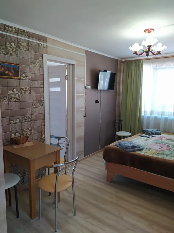 Двухэтажный трёхкомнатный дом Крым с кухней и двором под ключ