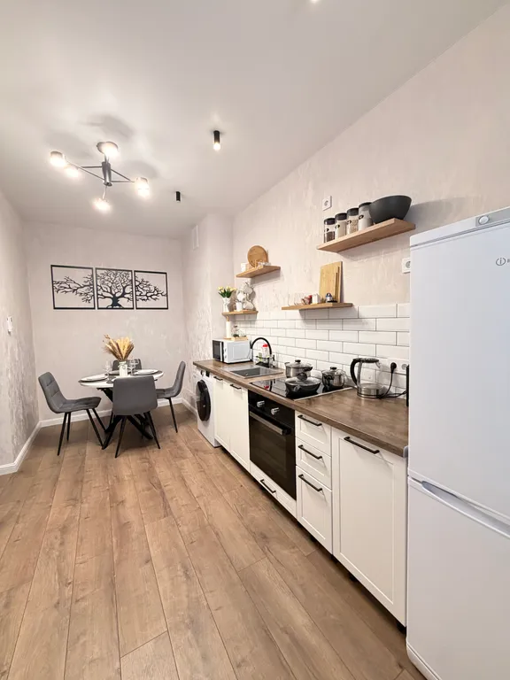 Новая однокомнатная современная квартира с видимо на город и реку