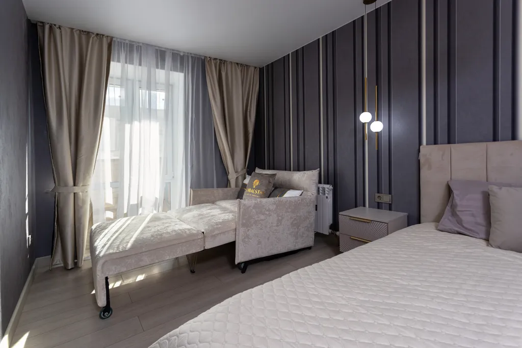 Дизайнерская трёххкомнатная квартира с панорамным видом Смоленска