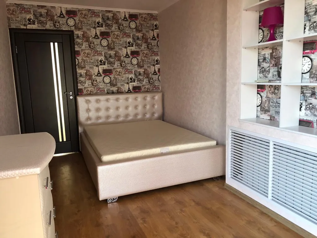 Большой дом в Евпатории со своим двором