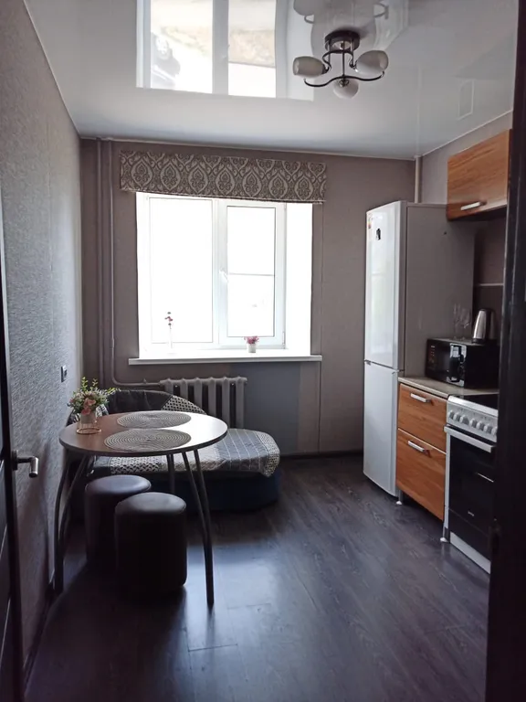 Просторная квартира рядом с Броско Мол