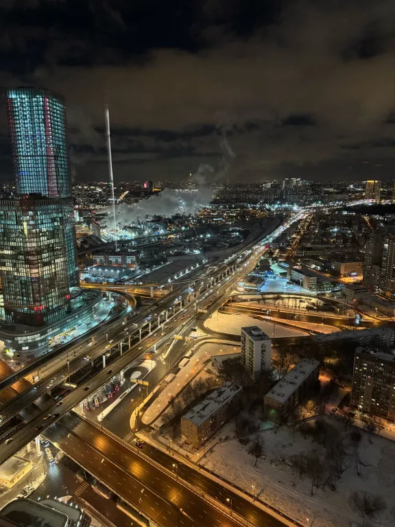 Угловой апартамент с ванной у окна