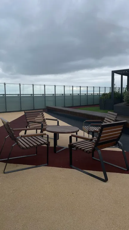 Выдающуюся квартира с дизайнерским ремонтом в центре города