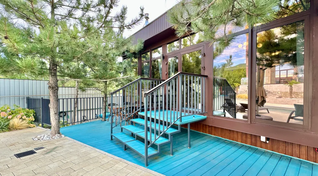 Таунхаус Панда в лесной зоне с подогреваемым бассейном и баней Кореиз