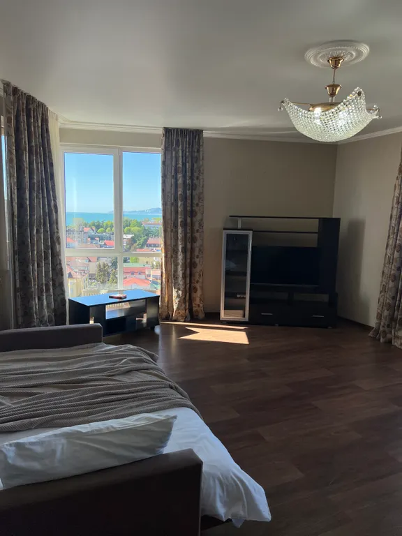 Квартира с видом на море и горы в центре Адлера