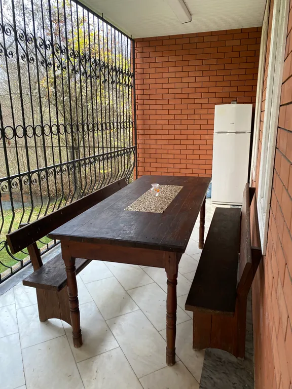 Дом на берегу реки