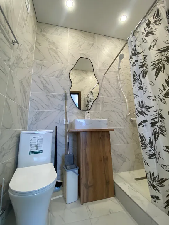 Квартира Апартаменты улучшенный номер Люкс с балконом с видом на море — Анапа