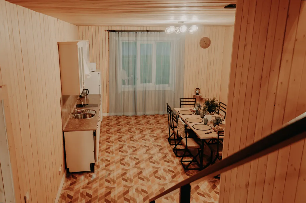 Коттедж Уютный коттедж на берегу Красного озера — Светлое